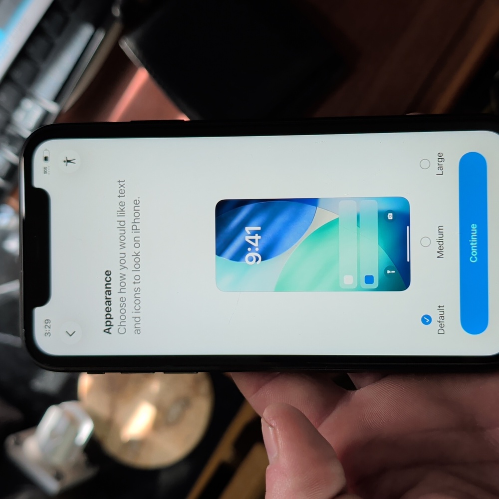 Apple iPhone 11 - Sleek Black - Picture 6 of 6